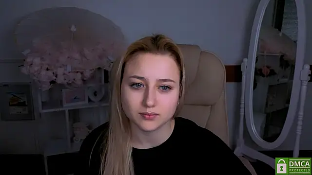 Snapshot of Lulu___Moon chatting on 02-04-26, 09:42 Lulu Moon online show from 02-04-26, 09:42