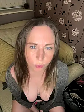 Snapshot of foxy-Chantelle chatting on 12-19-25, 08:27 foxy-Chantelle online show from 12-19-25, 08:27