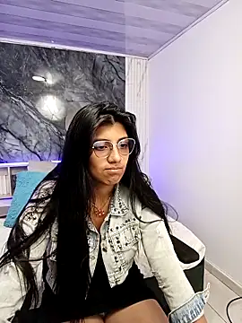 Briseida-White online show from 10-20-25, 01:33