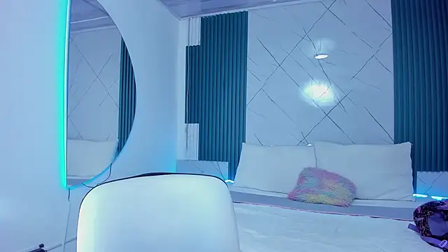 Briseida-White online show from 11-28-25, 11:46