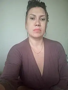 Snapshot of Ambika_beauty chatting on 05-11-26, 04:04 Ambika beauty online show from 05-11-26, 04:04
