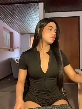 LunaMoore Pink online show from 11-19-25, 12:49