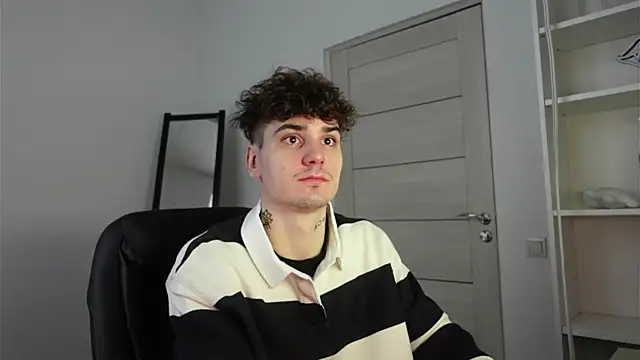 Nick Phillip online show from 01-11-26, 07:13