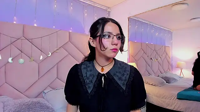 HollyPeach online show from 11-05-25, 07:58