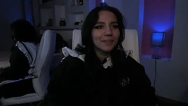 HollyPeach online show from 04-02-26, 01:09