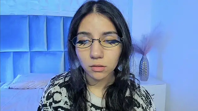 HollyPeach online show from 04-14-26, 07:31