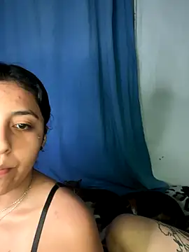 Snapshot of Die-lunara chatting on 10-12-25, 11:04 Die-lunara online show from 10-12-25, 11:04