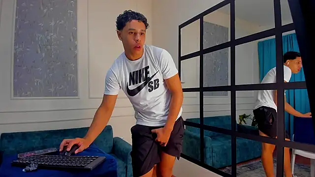 Snapshot of Adrian_Volt chatting on 10-30-25, 08:09 Adrian Volt online show from 10-30-25, 08:09