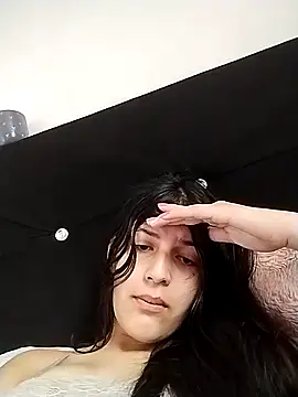 Snapshot of Thaila-Aurora chatting on 10-22-25, 04:40 Thaila-Aurora online show from 10-22-25, 04:40