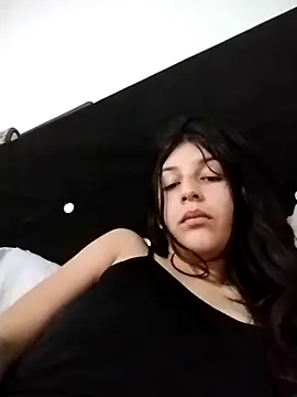 Snapshot of Thaila-Aurora chatting on 11-09-25, 02:54 Thaila-Aurora online show from 11-09-25, 02:54