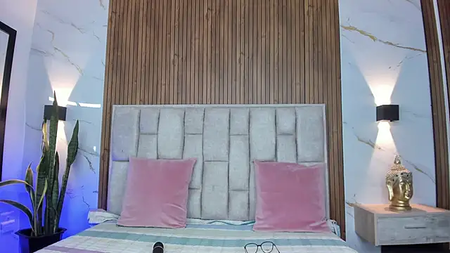 Sassha ferrer online show from 01-16-26, 06:12