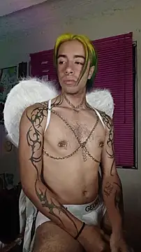 Snapshot of saenzjhonny chatting on 10-15-25, 04:23 saenzjhonny online show from 10-15-25, 04:23
