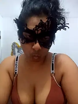 Snapshot of Expose_Queen chatting on 05-24-26, 06:13 Expose Queen online show from 05-24-26, 06:13
