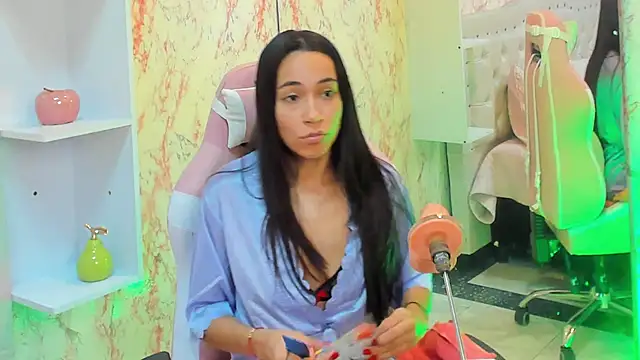 GabbiePrice online show from 10-17-25, 03:25