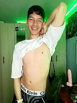 heyy noah11 online show from 11-04-25, 02:21