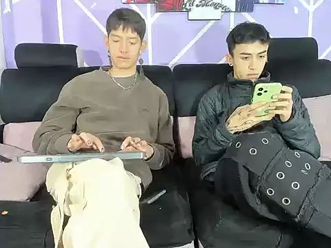 heyy noah11 online show from 04-11-26, 01:37