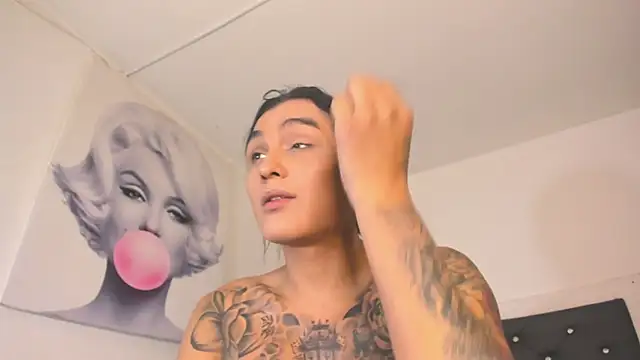 BiancaValentinna online show from 11-18-25, 08:46