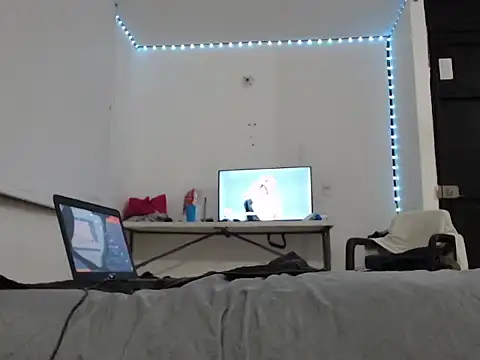 Snapshot of TinyStarz chatting on 11-07-25, 08:36 TinyStarz online show from 11-07-25, 08:36