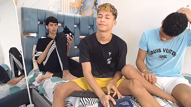 EMPIRE BOYS1 online show from 03-19-26, 07:18