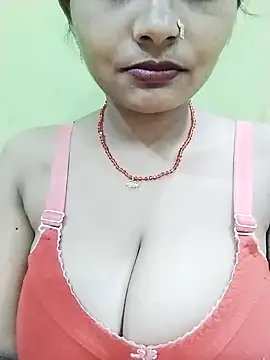 Snapshot of kiara-simmi chatting on 11-14-25, 01:21 kiara-simmi online show from 11-14-25, 01:21