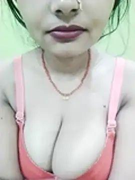 Snapshot of kiara-simmi chatting on 11-16-25, 11:32 kiara-simmi online show from 11-16-25, 11:32