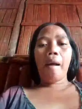 Snapshot of sweet_lara33 chatting on 02-10-26, 04:05 sweet lara33 online show from 02-10-26, 04:05