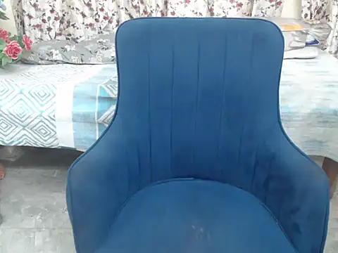 Snapshot of hii_tanisha chatting on 12-17-25, 10:21 hii tanisha online show from 12-17-25, 10:21