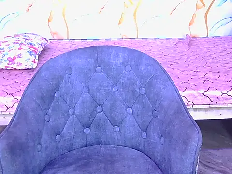 Snapshot of hii_tanisha chatting on 02-24-26, 07:17 hii tanisha online show from 02-24-26, 07:17