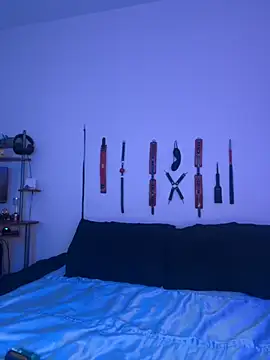 MiniMonroe online show from 11-25-25, 09:20