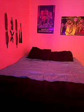 MiniMonroe online show from 12-05-25, 12:03