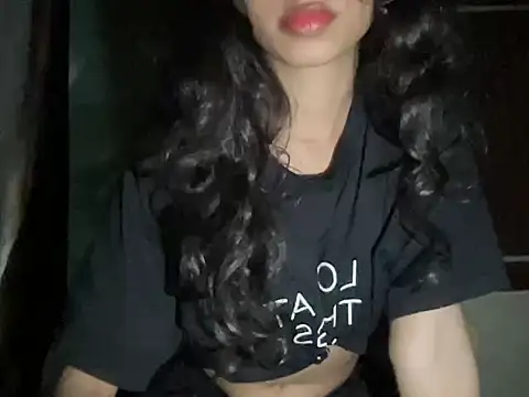 youngriri2 online show from 10-19-25, 08:31