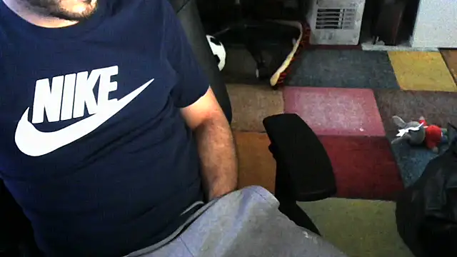 Snapshot of AlexGogo23 chatting on 11-21-25, 02:05 AlexGogo23 online show from 11-21-25, 02:05