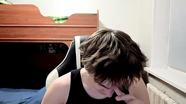 Snapshot of sweeetangeel chatting on 11-13-25, 05:34 sweeetangeel online show from 11-13-25, 05:34