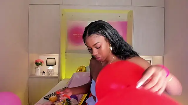 Snapshot of MaraBaker chatting on 01-13-26, 11:48 MaraBaker online show from 01-13-26, 11:48