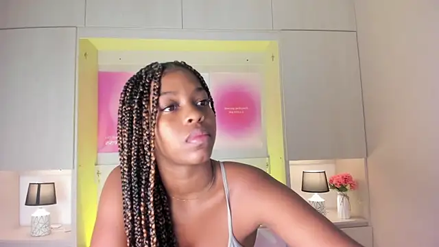 Snapshot of MaraBaker chatting on 02-02-26, 11:42 MaraBaker online show from 02-02-26, 11:42