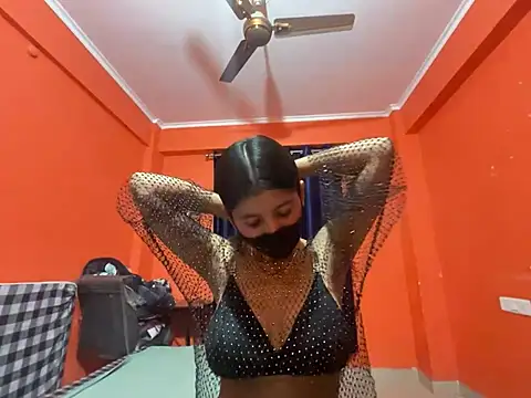 Snapshot of HOT_HONEY10 chatting on 02-16-26, 01:29 HOT HONEY10 online show from 02-16-26, 01:29