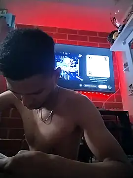 Snapshot of SlingingAsteroid chatting on 11-04-25, 08:41 SlingingAsteroid online show from 11-04-25, 08:41