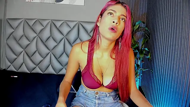 Luna Ember online show from 11-11-25, 12:27