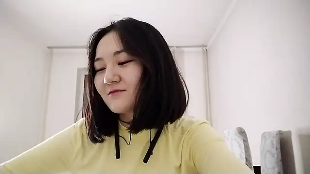 Lyndasilk online show from 11-04-25, 02:05