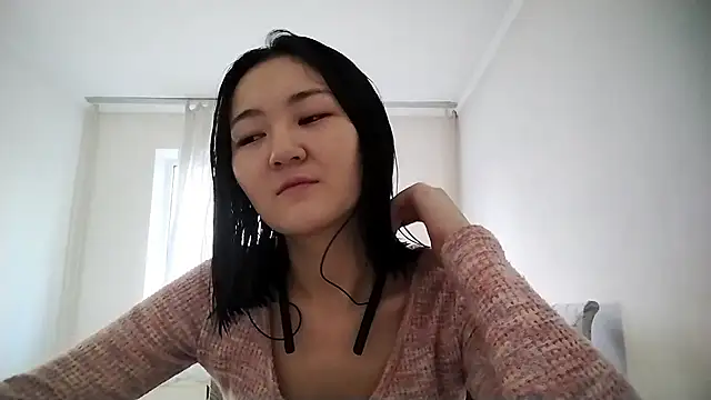 Lyndasilk online show from 11-20-25, 11:10