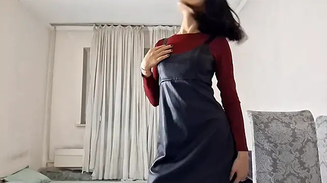 Lyndasilk online show from 11-30-25, 05:06