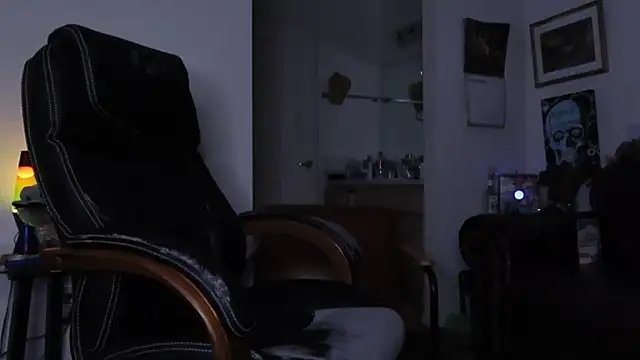 Snapshot of BellaBlueBBW chatting on 03-18-26, 12:30 BellaBlueBBW online show from 03-18-26, 12:30