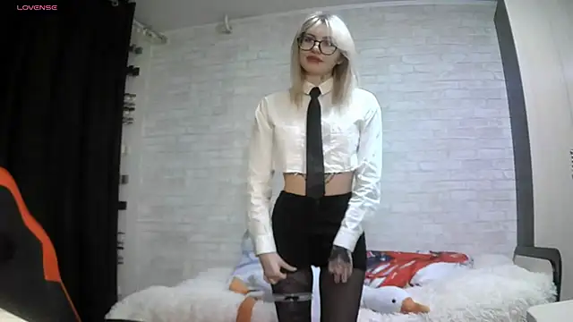 AmeeDelmonace online show from 10-14-25, 02:07