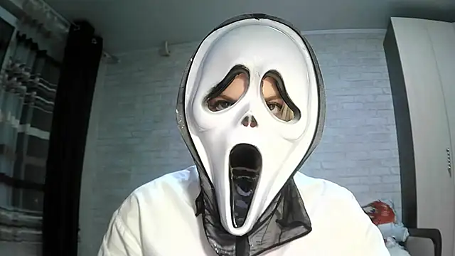 AmeeDelmonace online show from 10-19-25, 01:34
