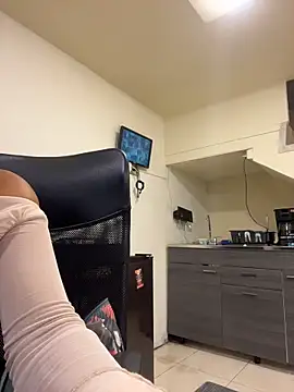 AlyssaRay online show from 04-14-26, 12:44