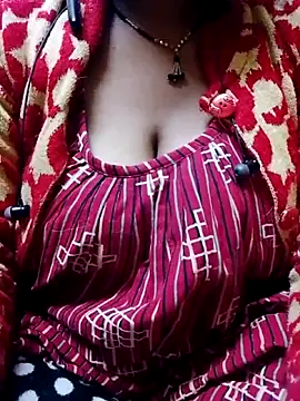 Snapshot of Susma_g chatting on 12-16-25, 04:45 Susma g online show from 12-16-25, 04:45