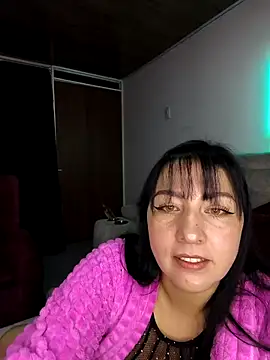 Snapshot of kitten25-hott chatting on 10-17-25, 02:26 kitten25-hott online show from 10-17-25, 02:26