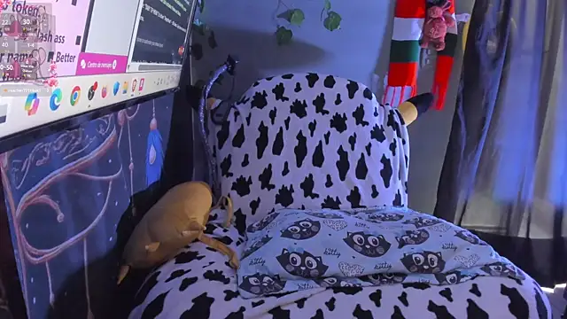 Sharlott smith online show from 12-16-25, 06:46