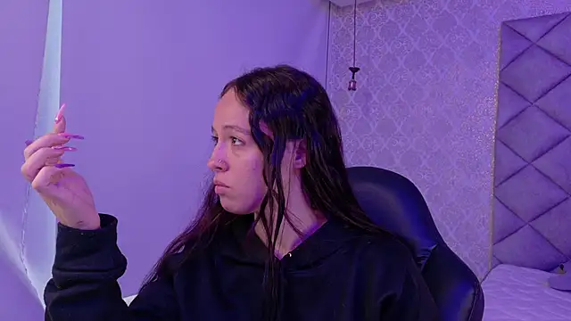 Snapshot of CARO_ADAMS1 chatting on 11-19-25, 12:05 CARO ADAMS1 online show from 11-19-25, 12:05