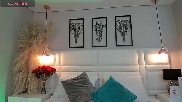 Snapshot of Ari_lynn_ chatting on 10-28-25, 03:10 Ari lynn online show from 10-28-25, 03:10